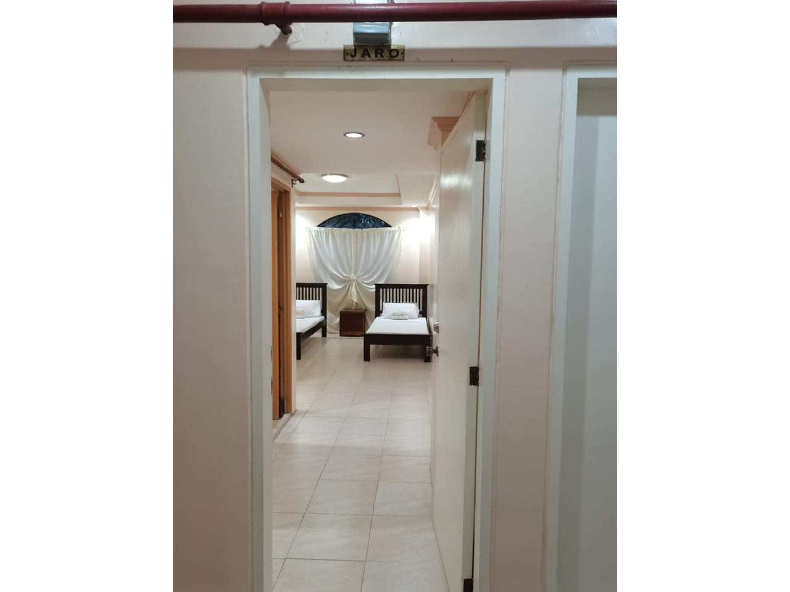 Oyo 799 Ddd Habitat Iloilo Hotel Exterior photo